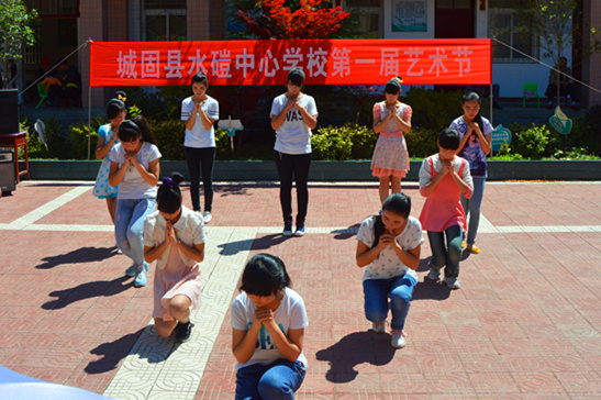 3藝術(shù)節(jié)《感恩的心》演出.jpg