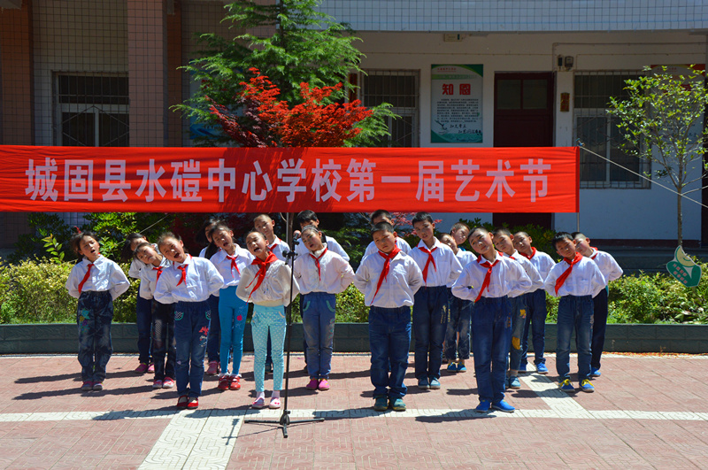 6藝術(shù)節(jié)紅歌傳唱活動三年級合唱學(xué)習(xí)雷鋒好榜樣.jpg