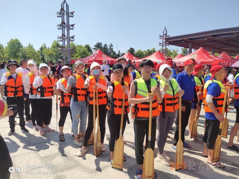 威海南海舉行第九屆龍舟爭霸賽